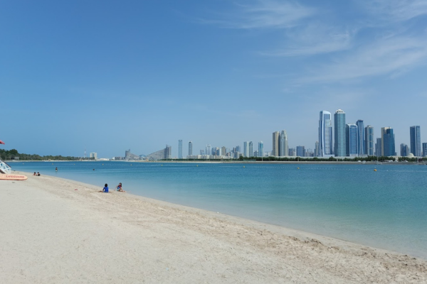 Al Mamzar Beach walk